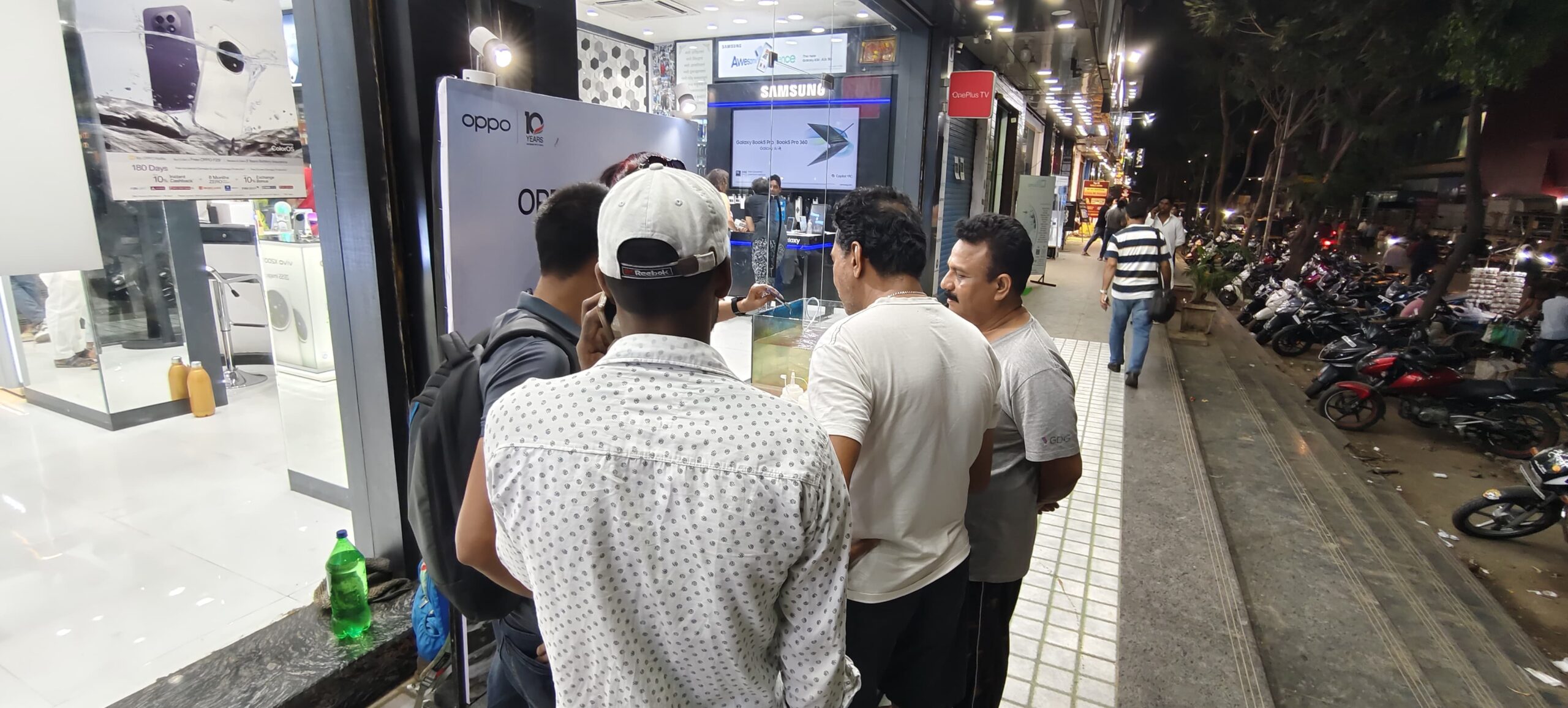 Oppo F29 Retail Activation